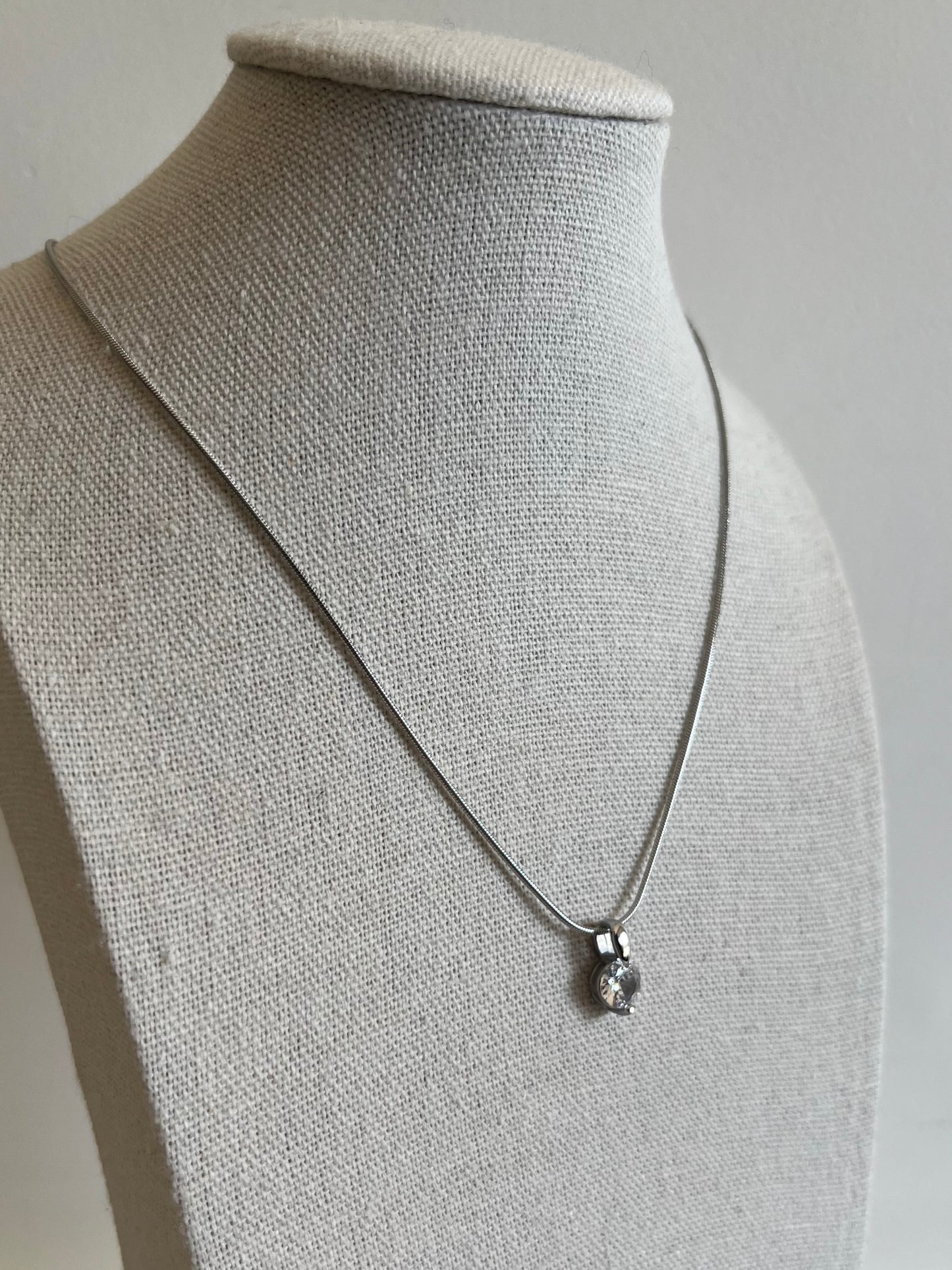 Collier pendentif oxyde de zirconium