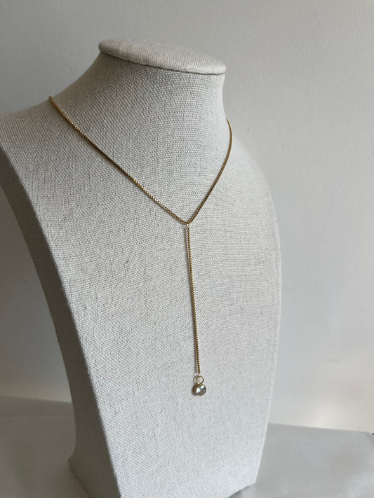 Collier chaîne cravate et oxyde de zirconium