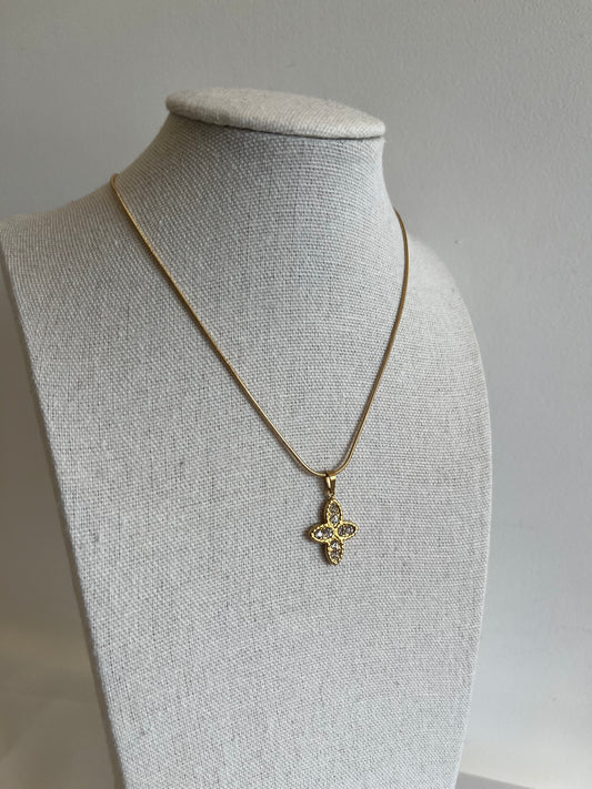 Collier pendentif trèfle oxyde de zirconium