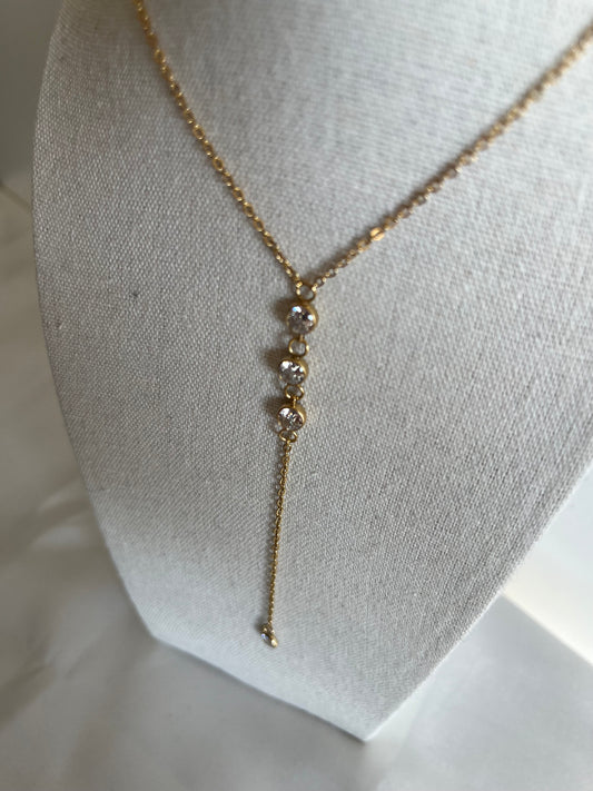 Collier cravate trois oxyde de zirconium