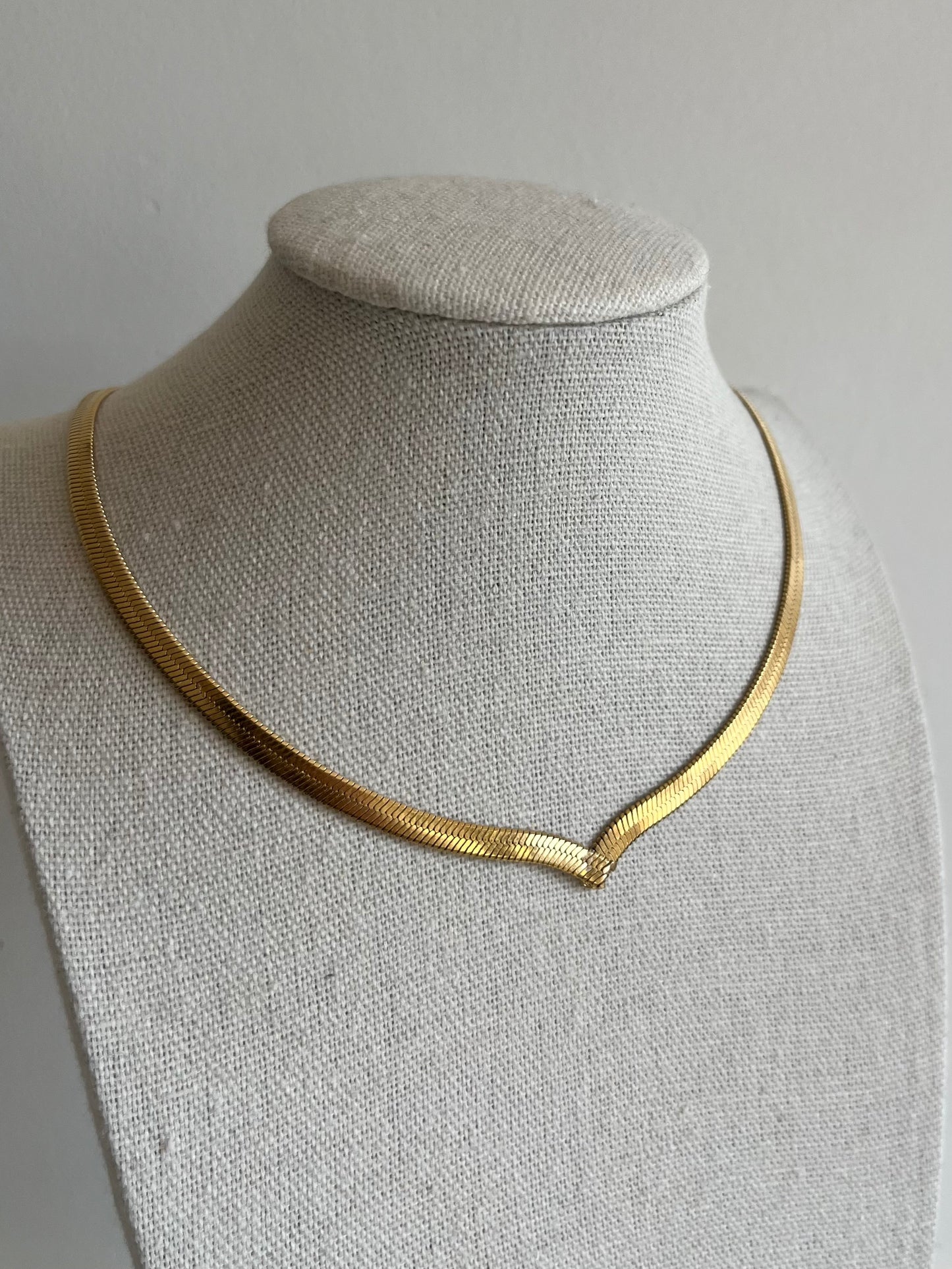 Collier V maille serpent