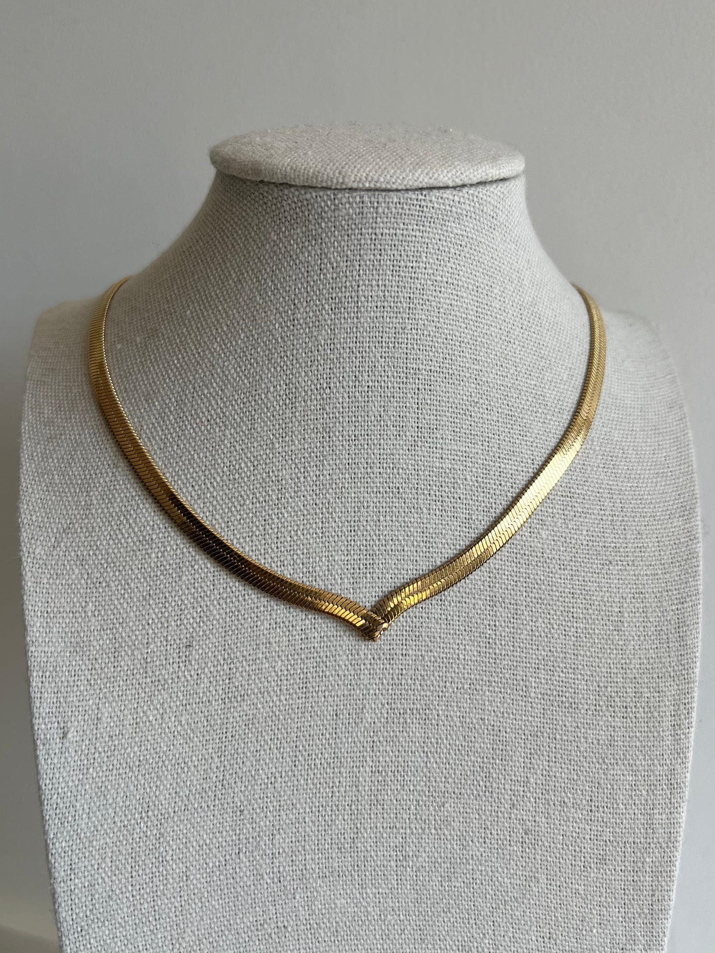 Collier V maille serpent